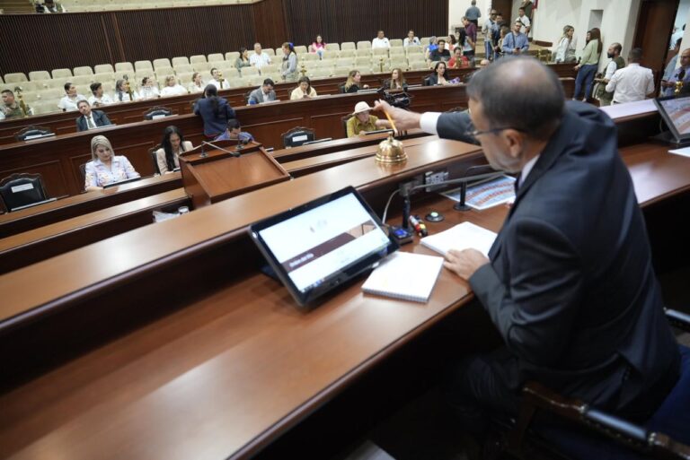Dan lectura en el Congreso a cinco nuevas iniciativas